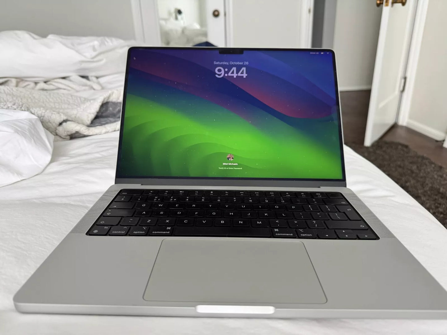 Apple MacBook Pro (14-inch, 2021) M1 Pro 10-Core / 16GB / 1TB SSD / 16-Core GPU